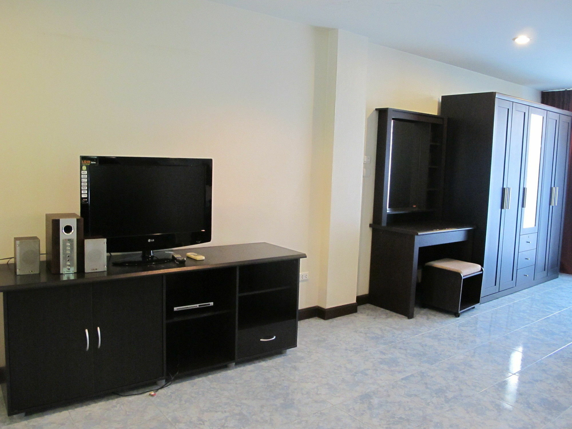 Rouge Service Apartment Pattaya